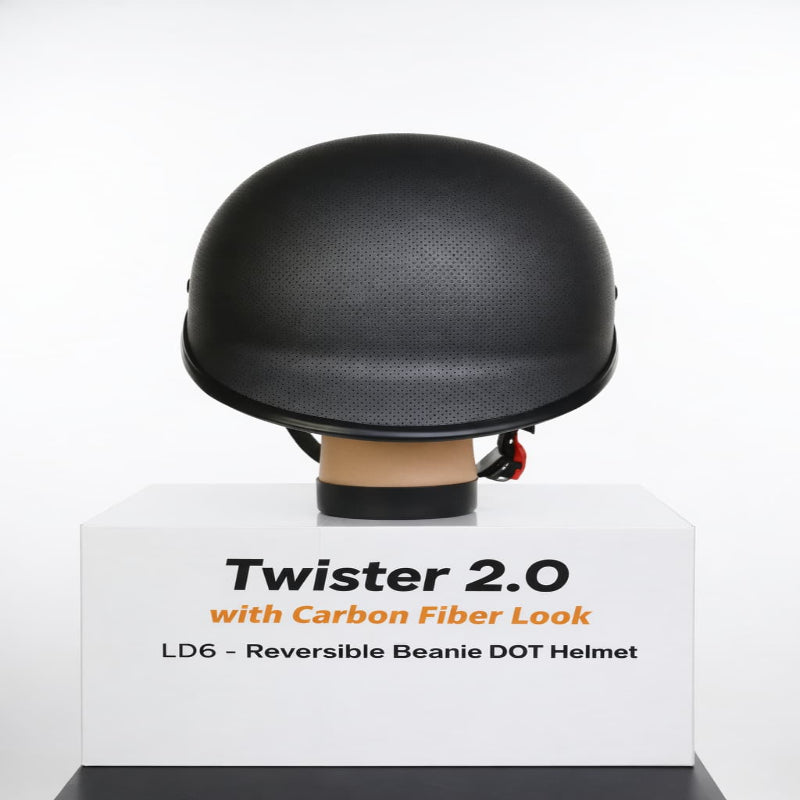 Black helmet on a mannequin head with 'Twister 2.0' branding on a white background